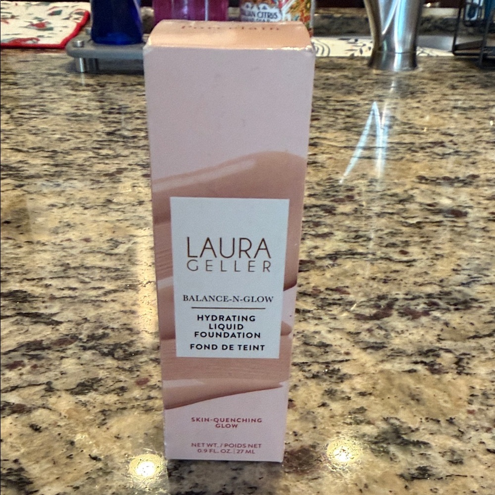 Laura Geller Balance-n-Glow Hydrating Liquid Foundation - Porcelain- NIB